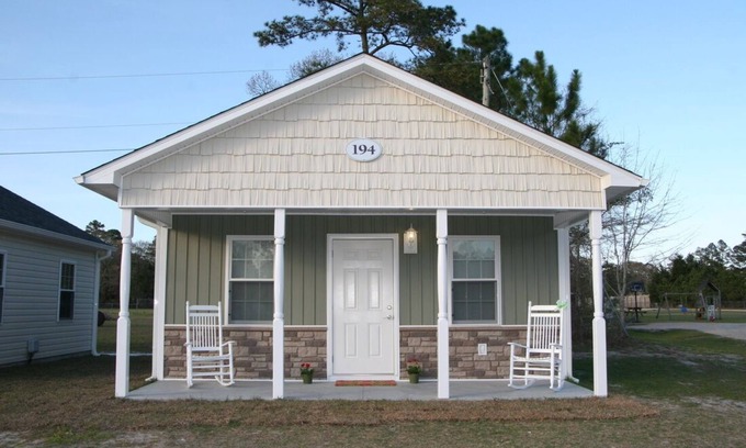 New Bern Cottage | Pet-Friendly Cottage Suite 194: Rated 10/10 for Relaxation