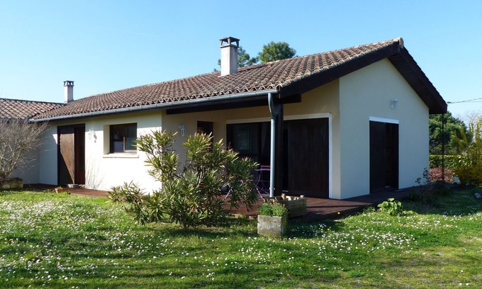 Naujan-et-Postiac House | Tranquil Cottage "Trapelot" Near Saint Emilion Awaits