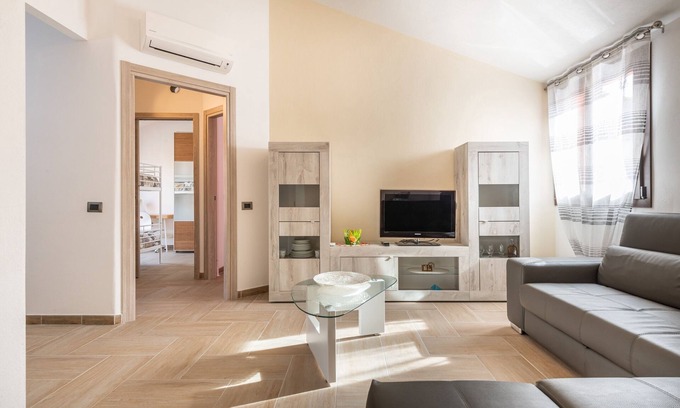 Capoterra House | Enchanting Villa Gloma: Mountain Retreat with Spa & Breakfast