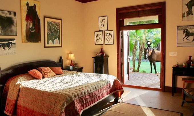 Nassau Cottage | Cozy Cottage with Gym Near Beach & Family-Friendly Fun