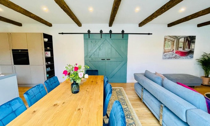 Region Hannover District House | Idyllic Cottage Wilkenburg with Ocean View & Breakfast Included