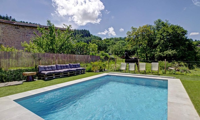 Belmont-de-la-Loire Cottage | Discover Gite Belmont-de-la-Loire: Family Retreat with Pool