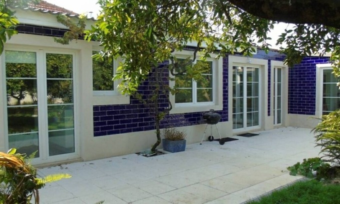 Setubal Cottage | Cozy Cottage with Backyard Near Lisbon & Oceanfront Amenities