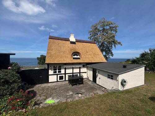 Allinge House | Experience the Breathtaking Seaview and Family-Friendly Comfort