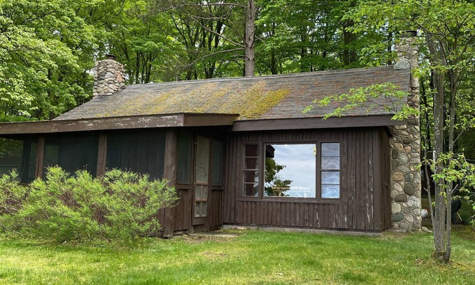 Maple City Cottage | Pet-Friendly Cottage with Ocean View on Big Glen