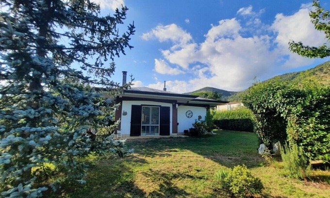 Sezze House | Pet-Friendly Cottage with Garden near Historic Villages