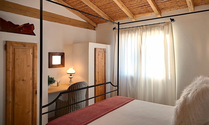 Galtelli Cottage | Beautiful Cottages with Private Pool and Vineyard Views
