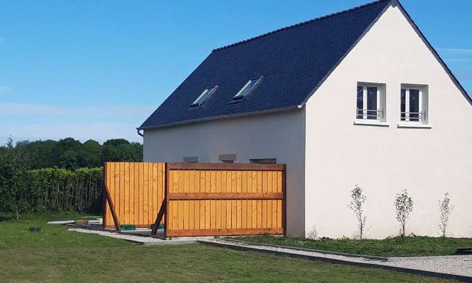 Larre Apartment | Cottage with private swim spa