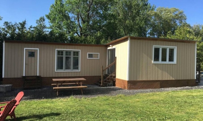 Alburg Cabin | Cozy Cottage with Breathtaking Sunset Views for Families
