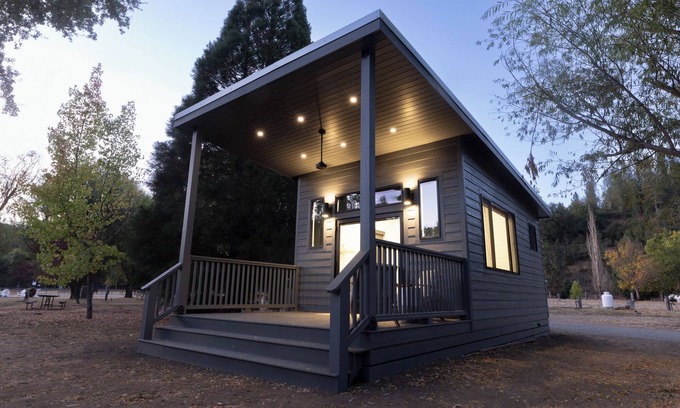 Kelseyville Cottage | Relaxing Cottage with Ocean View - Mandala Springs Retreat