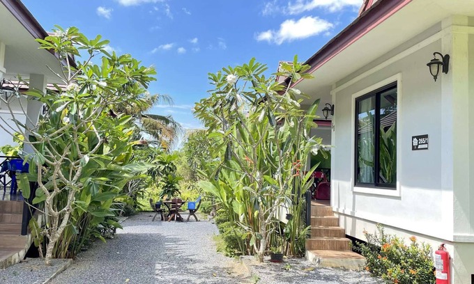 Ao Nang Cottage | Cozy Cottage with Kitchen and Pool in Scenic Setting