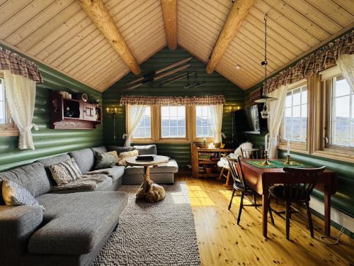 Geilo House | Pet-Friendly Cottage Yard - Cozy Cabin for Family Retreats