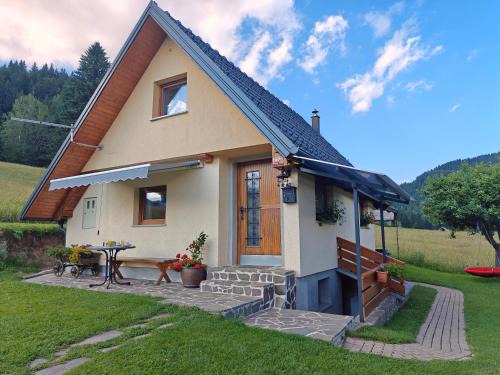 Koprivnik v Bohinju House | Kid-Friendly Getaway at Cottage Zoja – Rated 9.6/10!