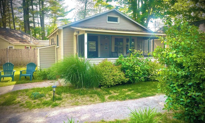 Bridgewater Cottage | Lakefront Cottages with Ocean Views & High Guest Ratings