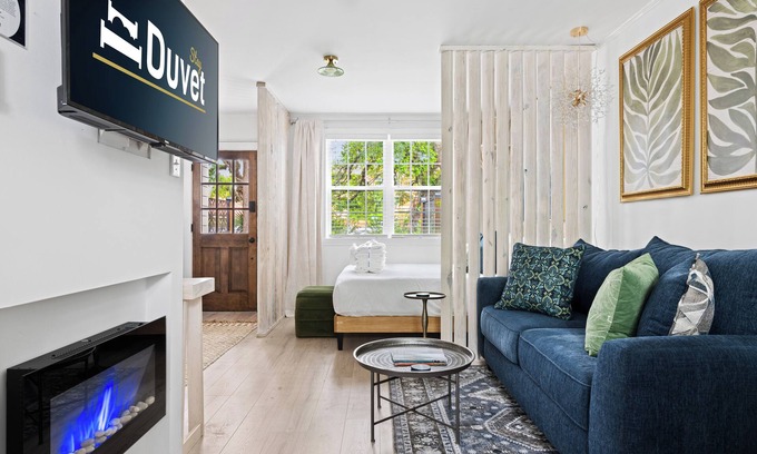 North Charleston Apartment | Cozy Cottages in the Park with Kitchen & Breakfast Options