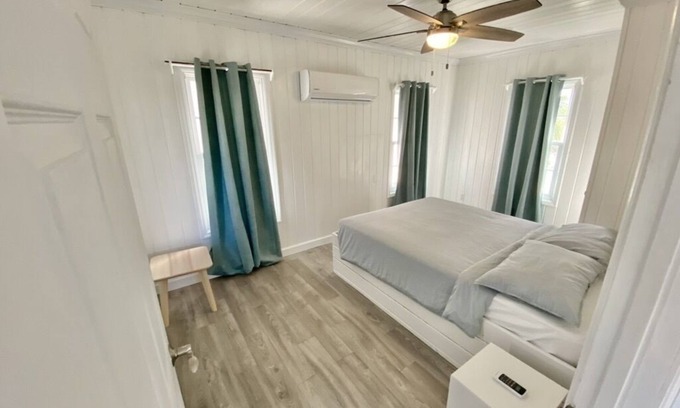 North Palmetto Point Cottage | Beachfront Cottages with Pool & Spa on Pink Sand Paradise