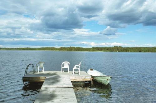Savonlinna House | Inviting Cotteg Marjakallio with Private Beach & Ocean Views