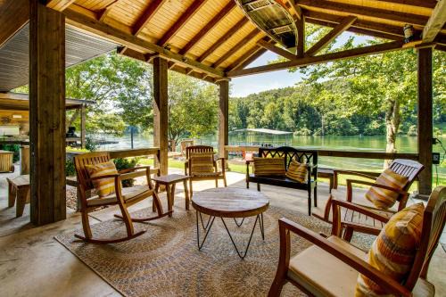 Cotter House | Tranquil Cotter Home with Hot Tub & River Access