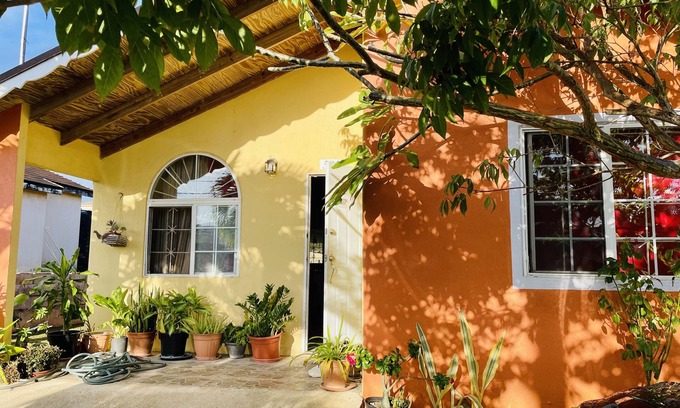 Rhyne Park Village Cottage | Top-Rated Cottage on the Hill with Oceanfront Views