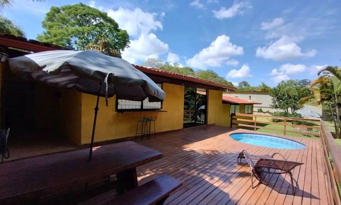 Piedade do Paraopeba Cottage | Escape to Nature: Country House with Mountain Views & Spa