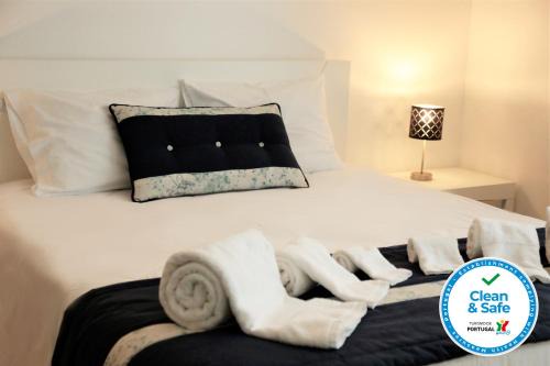 Pombal Bed & Breakfast | Inviting Coudelaria Residence: Family-Friendly Getaway