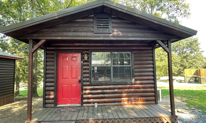 Hochatown Cabin | Discover Cougar Run 4: Pet-Friendly Retreat in Hochatown