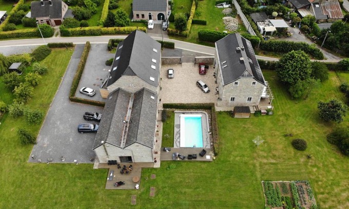 Theux Bed & Breakfast | Inviting Stay at Couleur Campagne with Oceanfront Views