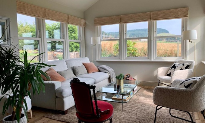 Laurencekirk House | Exceptional Coullie Stays: Oceanfront Retreat with Pets Welcome