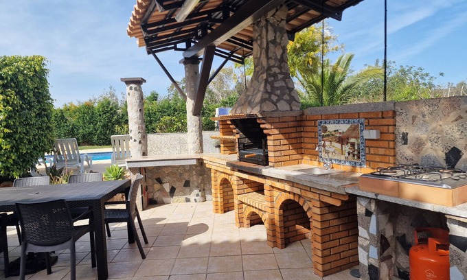 Silves Villa | Escape to Villa Monte Branco: Mountain Views & Private Pool