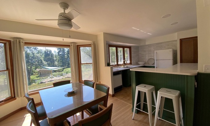 Saunderstown House | Cozy Country Beach Hideaway Near Narragansett & Newport