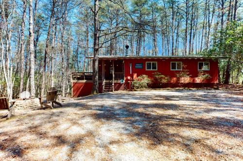 Sautee Nacoochee House | Idyllic Country Breeze: Guest Rated 10/10 with Hot Tub