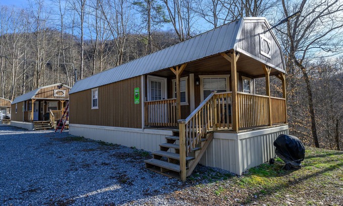 Wilkinson Cabin | Cozy Cabin Retreat in the Heart of Hatfield McCoy Trails