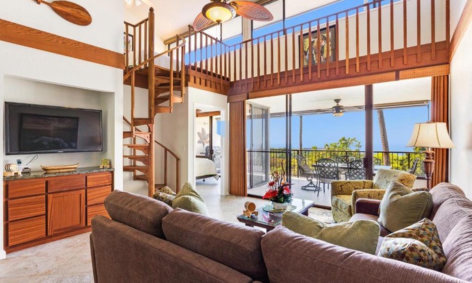Keauhou House | Poolside Getaway at Country Club Villas 302 for Families