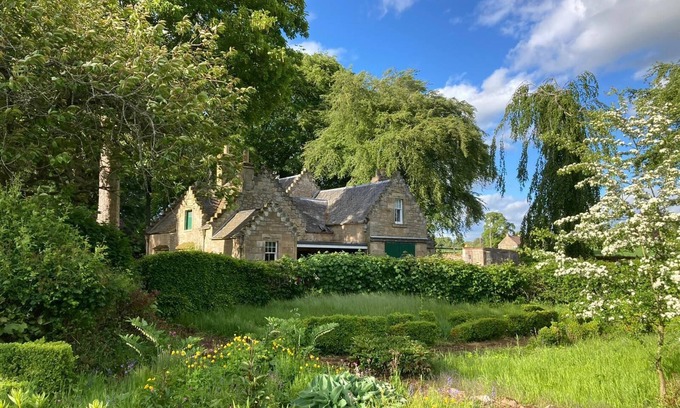 Cupar Apartment | Charming Country Cottage Apartment Near St Andrews