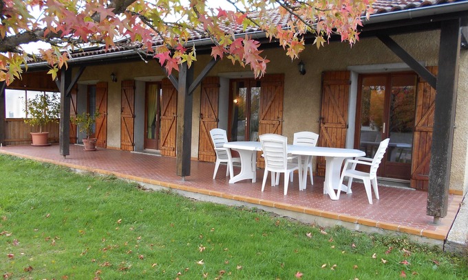 Landorthe House | Idyllic Country Cottage with Pool at the Pyrenees' Foot