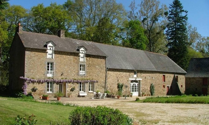 Miniac-Morvan Cottage | Charming Country Cottage in Miniac Morvan - Guest Rated 9/10