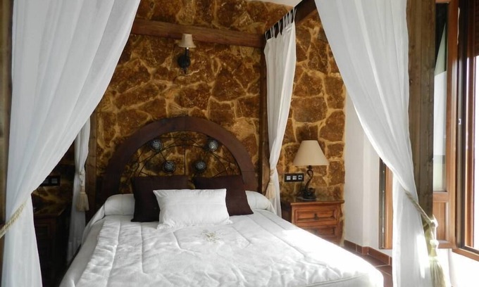 Padul Cottage | Pet-Friendly Country Cottage with Pool in Padul, Granada