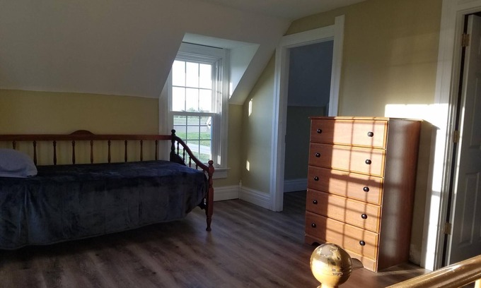 Gypsum House | Idyllic Country Farmhouse near Port Clinton for Lake Erie Fun
