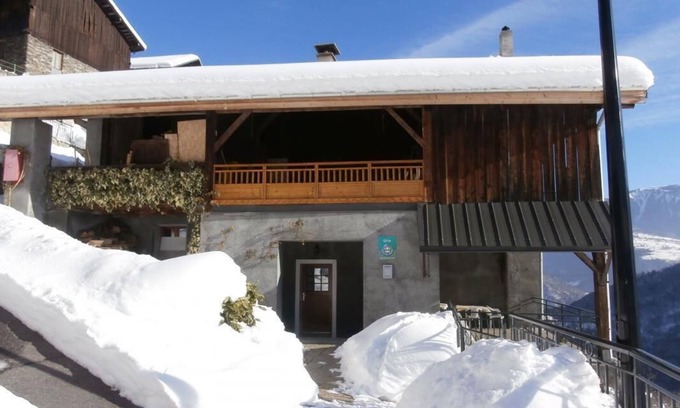 Vallees d'Aigueblanche House | Discover a Cozy Country Farm Near Valmorel Gondola Lift