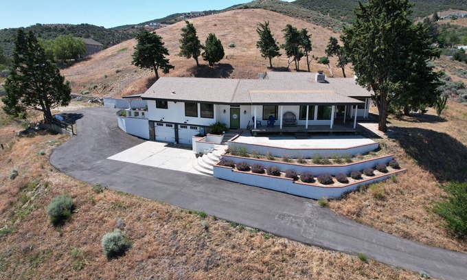 Leona Valley Other | Inviting Retreat with Breathtaking Views and Family Amenities