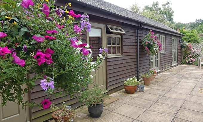 Peppard Common Apartment | Idyllic Countryside Retreat near Henley on Thames