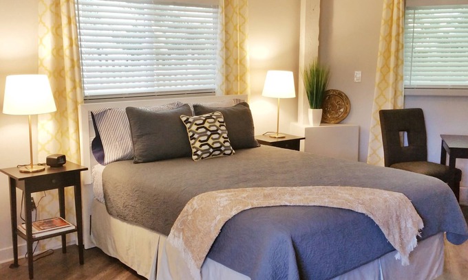 Langley House | Discover COUNTRY HEXAGON HUT - Walk to Winery & Berry Farm