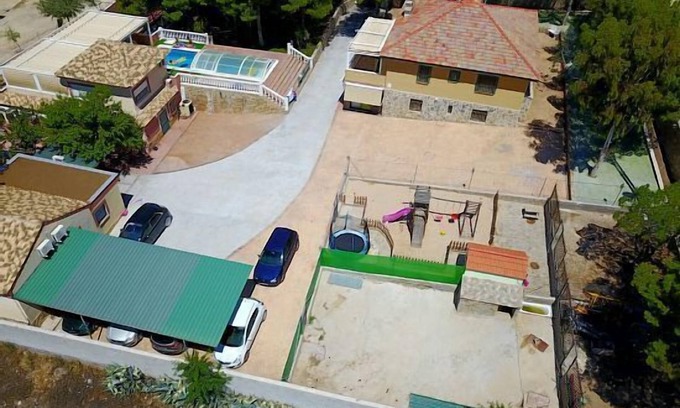 Fuentiduena de Tajo Cottage | Pet-Friendly Finca los Almendros: Ideal for Groups Up to 32