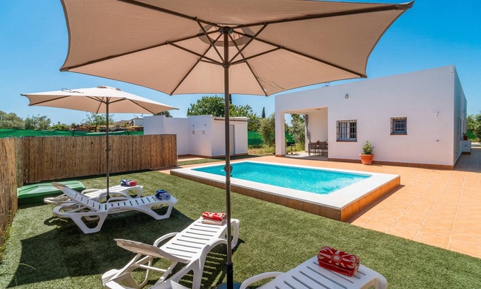 Marchena House | Country House 'Olivera' with Private Pool, Wi-Fi and Air Conditioning