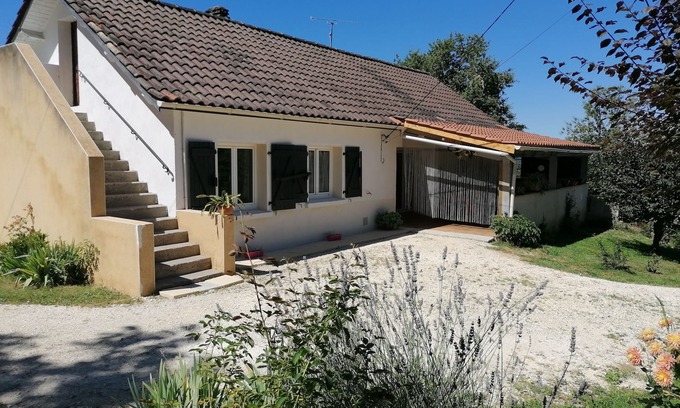 Marcillac-Saint-Quentin House | Cozy Country House with Enclosed Garden and Relaxing Spa