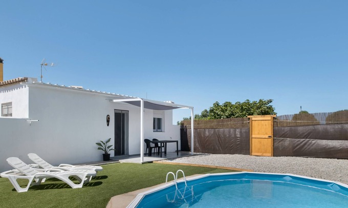 Conil de la Frontera House | Country House 'El Mirlo' with Private Pool, Wi-Fi and Air Conditioning