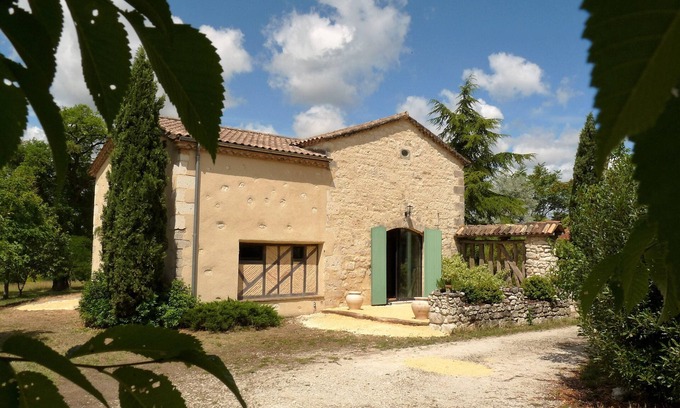 Boudy-de-Beauregard Cottage | Idyllic Country House and Chapel with Lake View Amenities