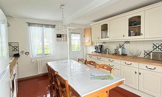 Tocqueville-sur-Eu Cottage | Idyllic Country House with Oceanfront Views and Pet-Friendly Stay