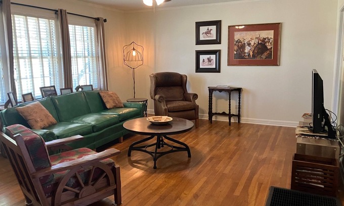 Jacksboro Other | Experience Comfort at Country House, 5 Mins from Jacksboro