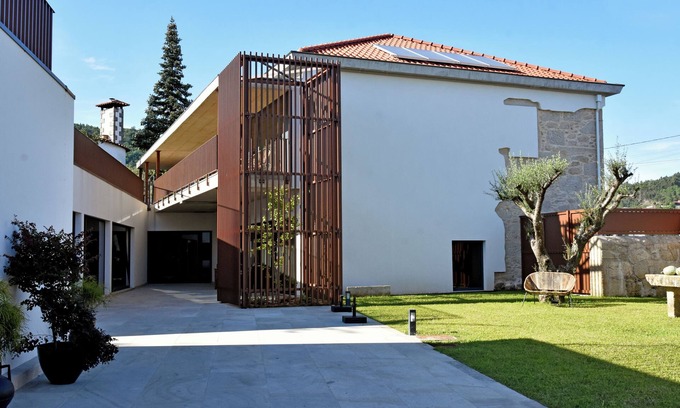Vitorino dos Piaes Bed & Breakfast | Cozy Country House with Heated Pool and Family Atmosphere